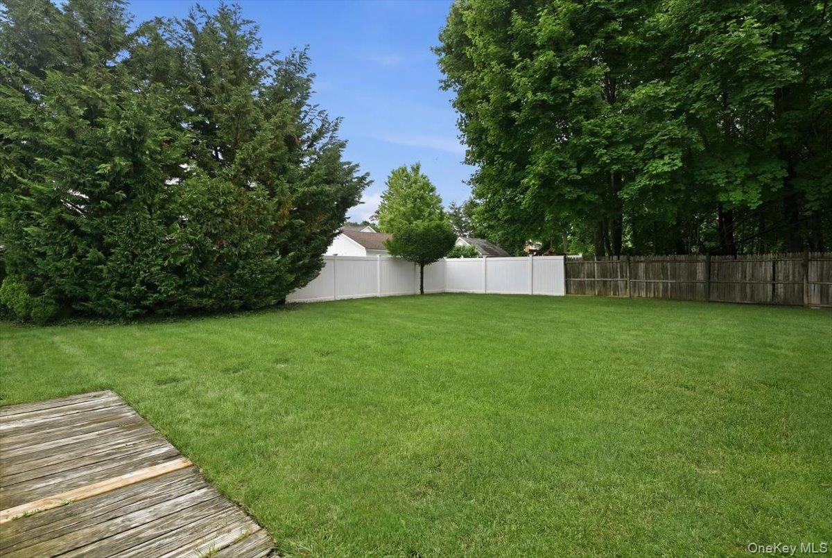 991 Cottage Place Property Photo 27