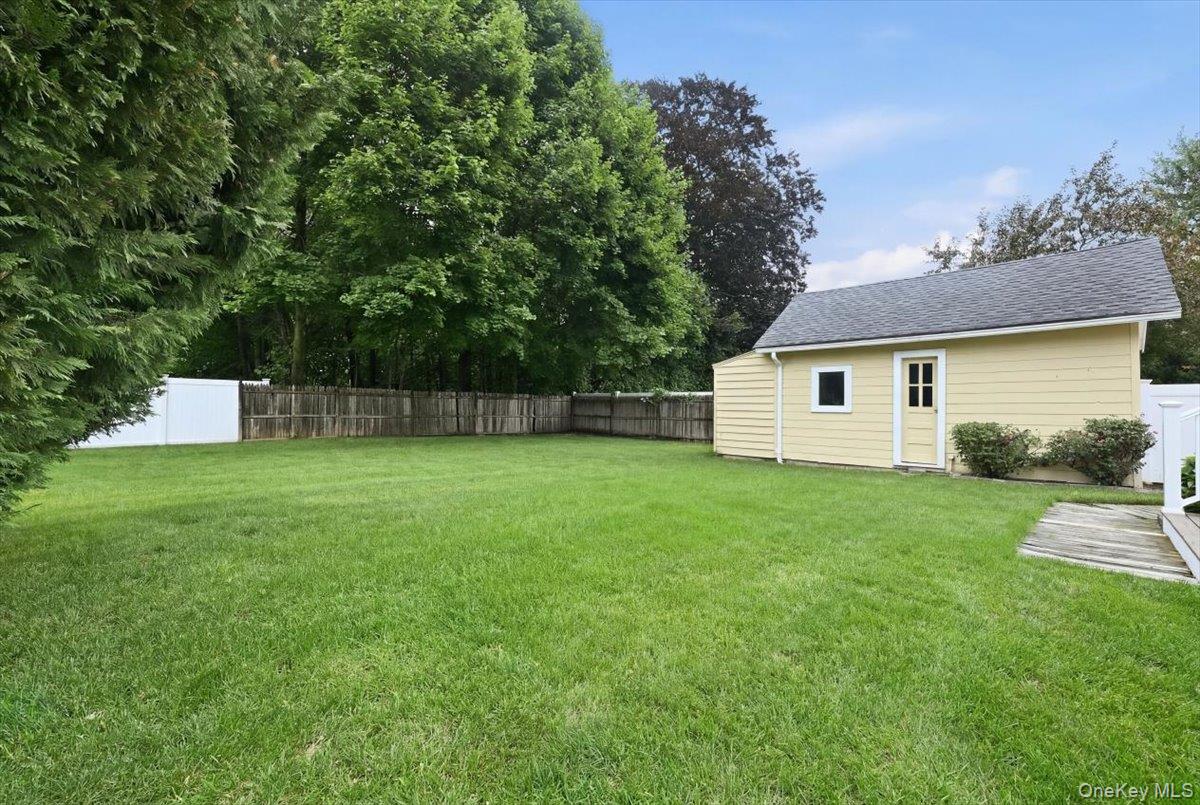 991 Cottage Place Property Photo 29