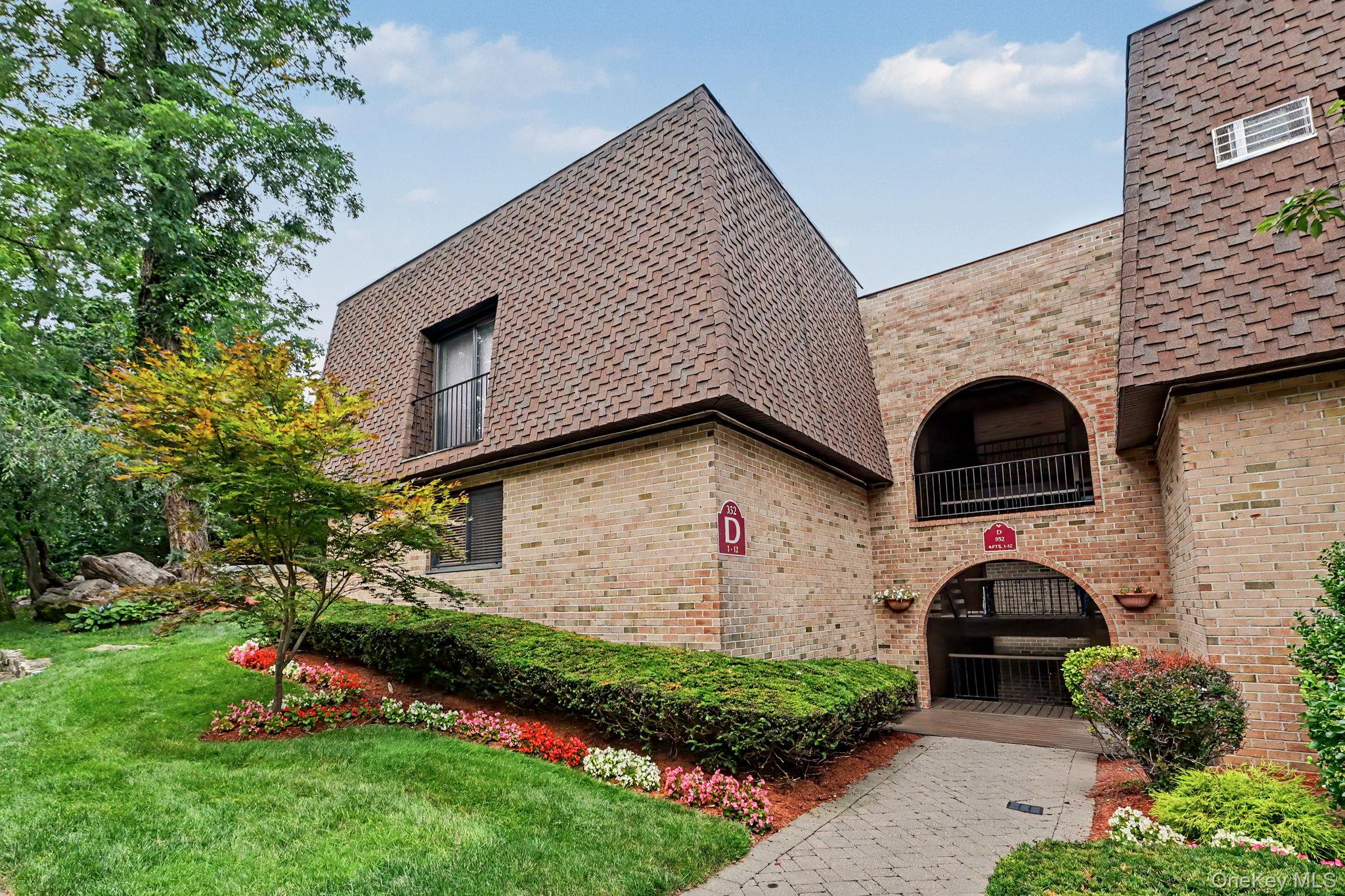 352 Central Park Avenue D11 Property Photo 1