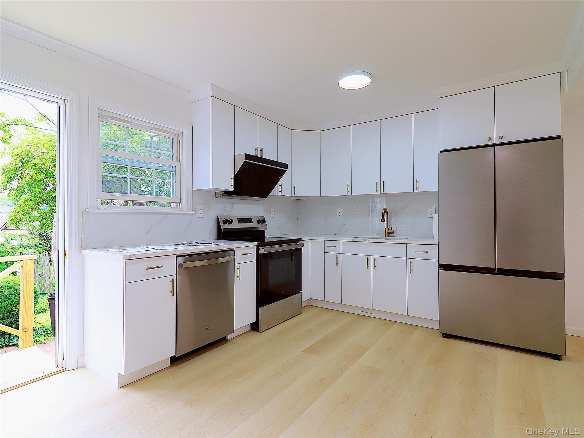 7 Locust Street Property Photo 12