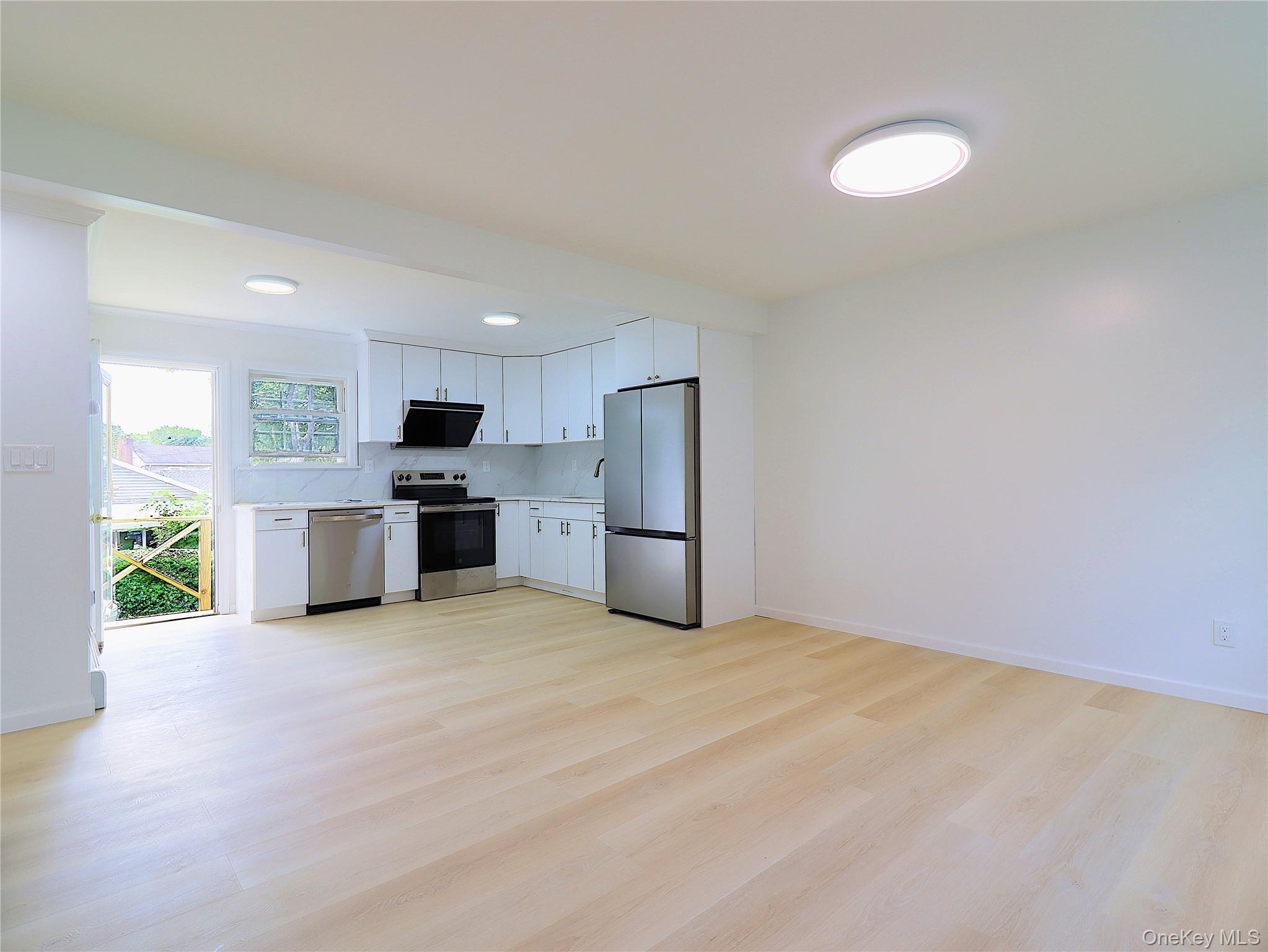 7 Locust Street Property Photo 15