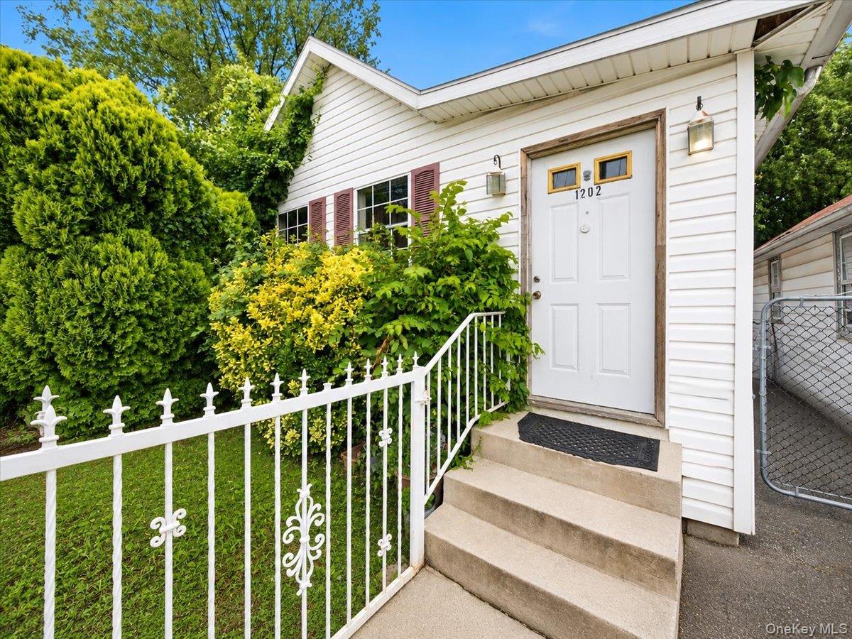1202 Harding Park Property Photo 3