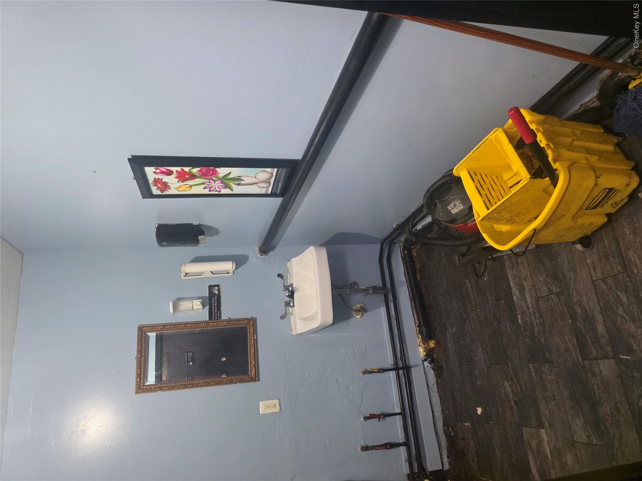 21925 N Conduit Avenue Property Photo 9
