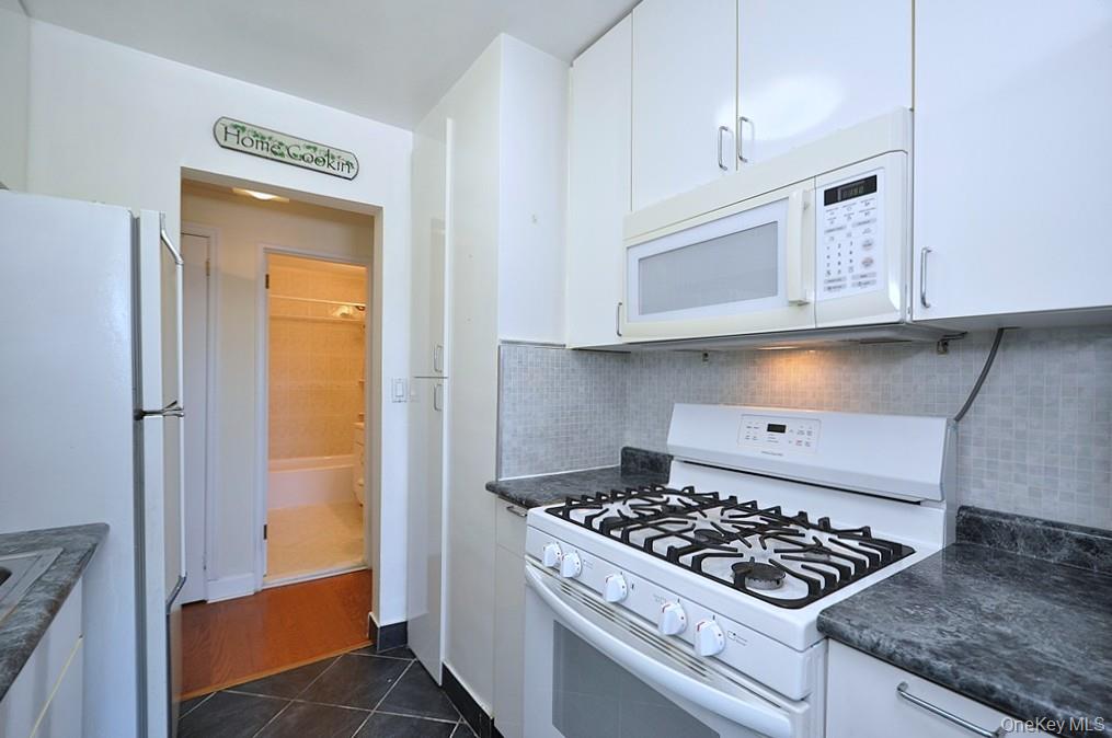1853 Central Park Avenue 3f Property Photo 17