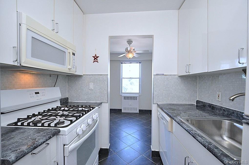 1853 Central Park Avenue 3f Property Photo 18