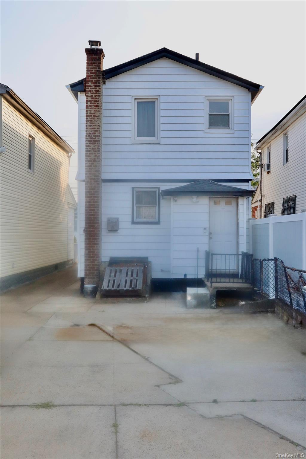 1541 E 95th Street Property Photo 13