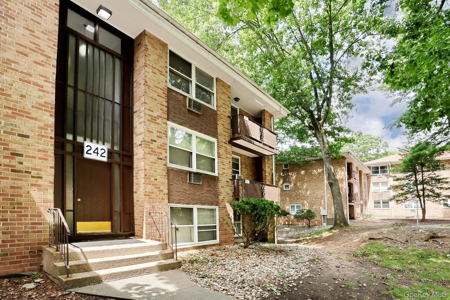 242 Kearsing Parkway F Property Photo 2