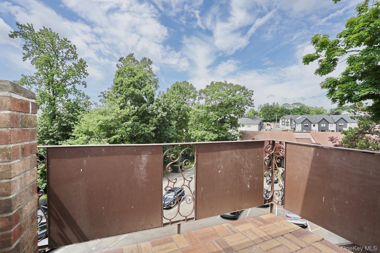 242 Kearsing Parkway F Property Photo 12