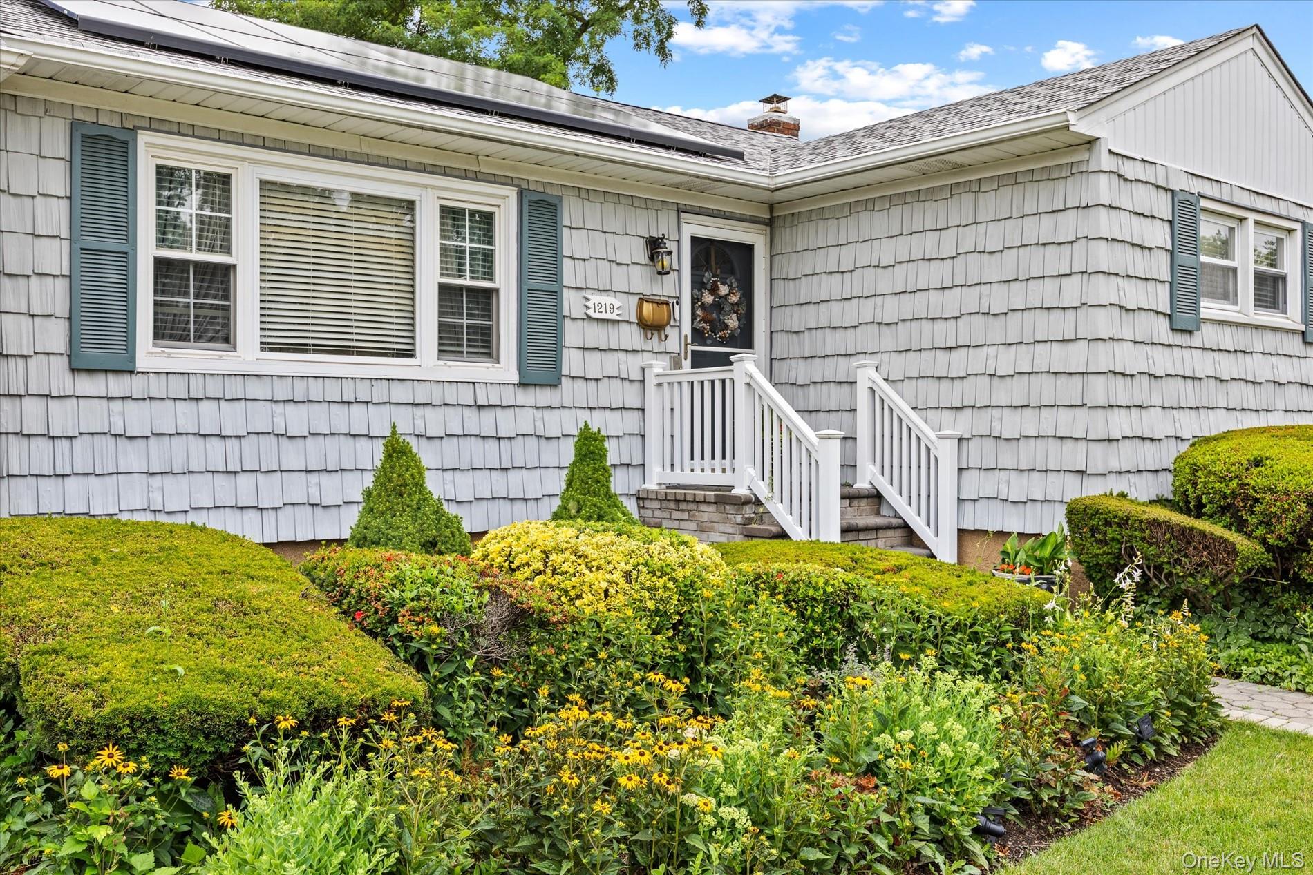 1219 Warwick Street Property Photo 2