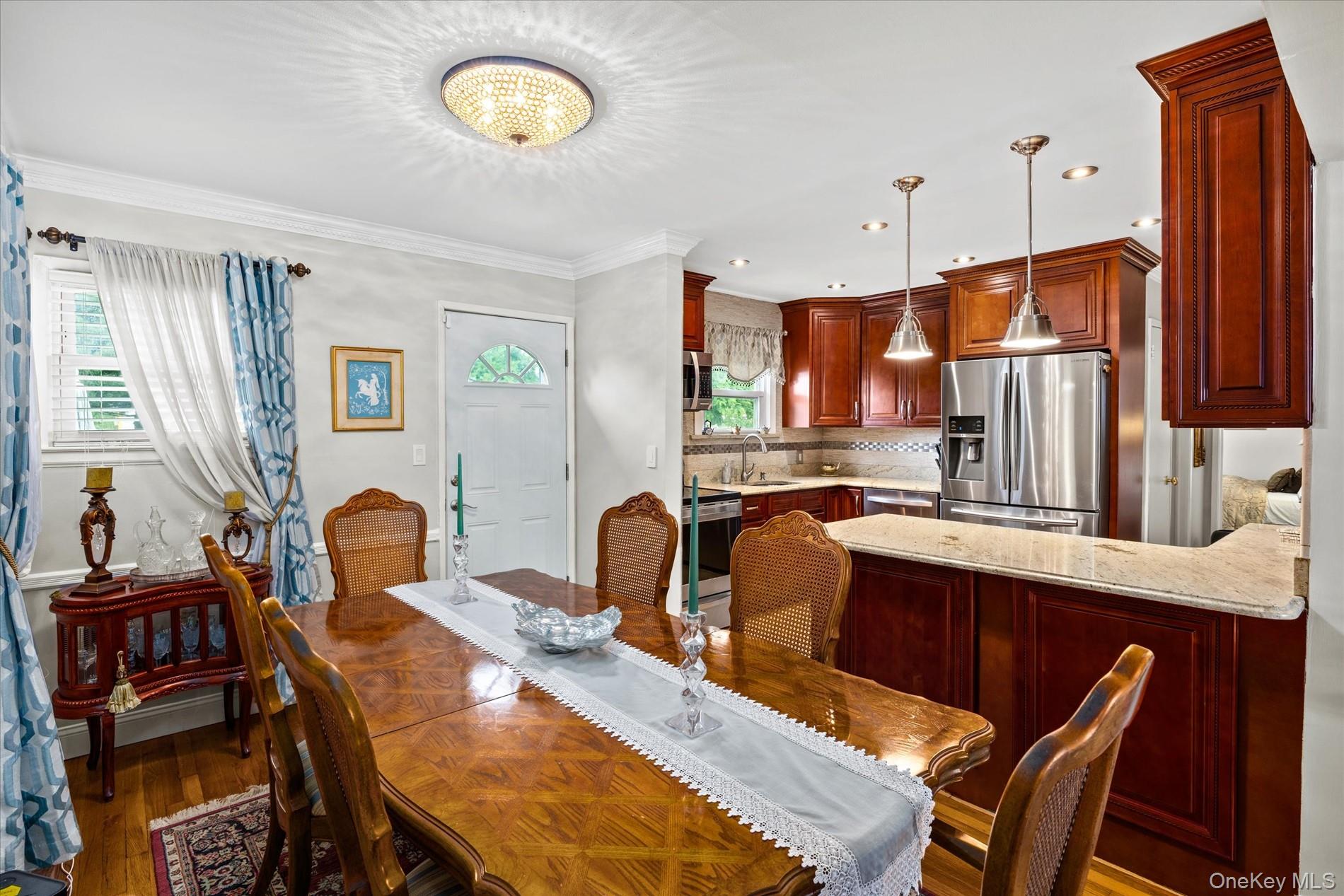 1219 Warwick Street Property Photo 8