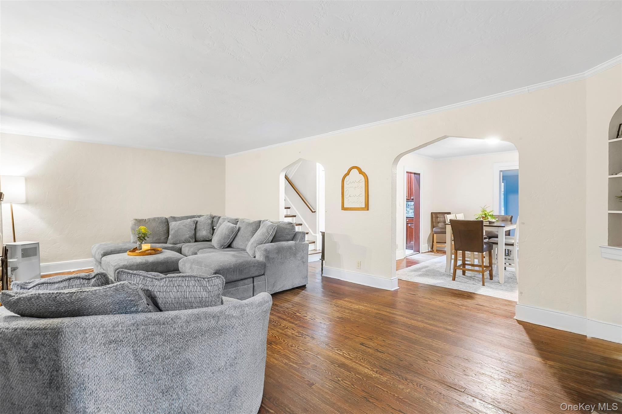 254 E Argyle Street Property Photo 3