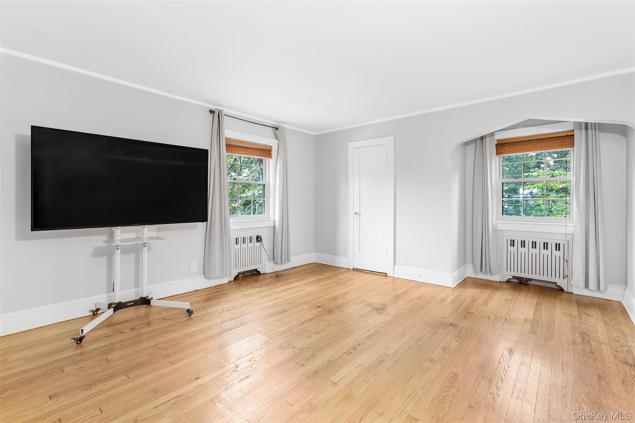 254 E Argyle Street Property Photo 10