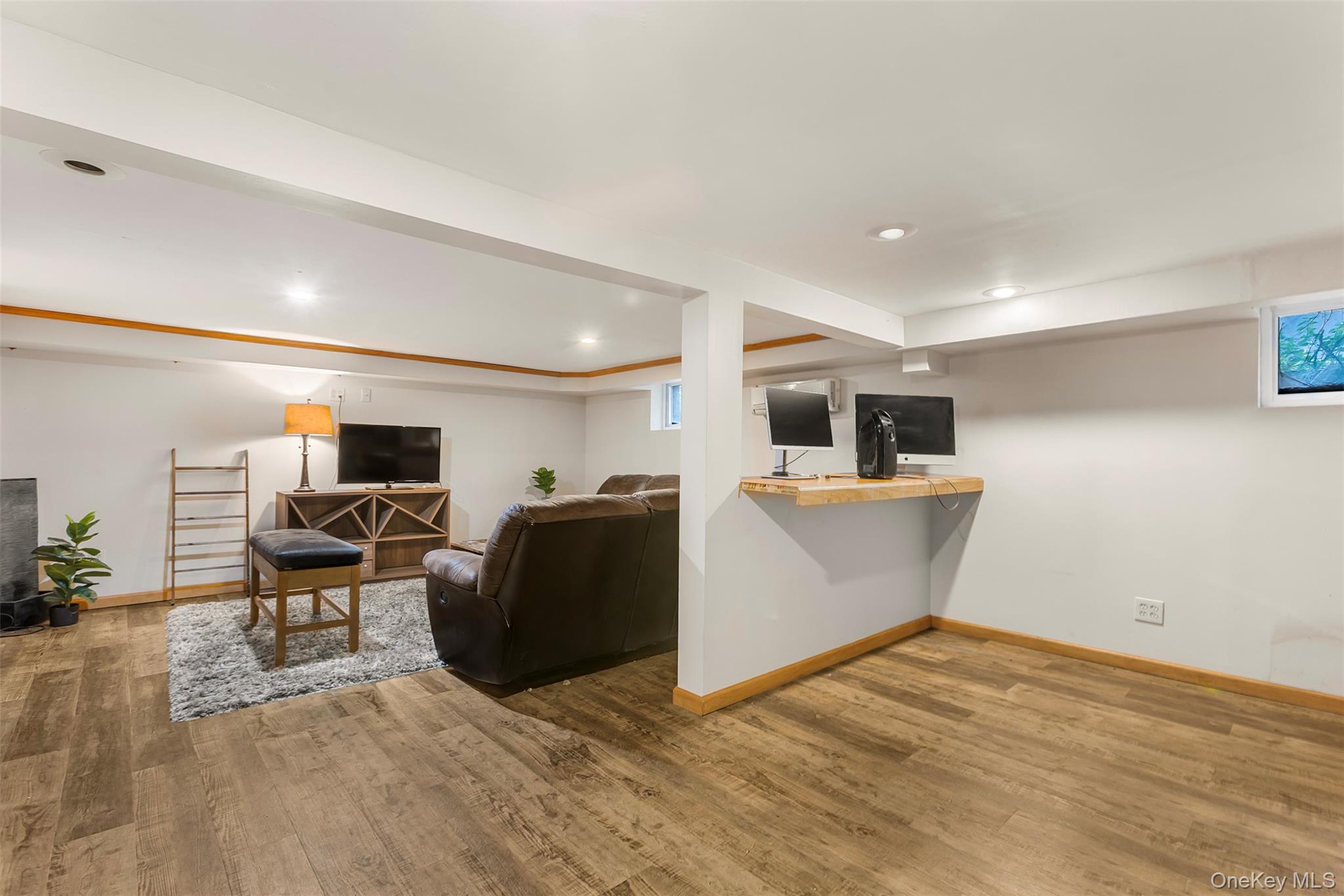 254 E Argyle Street Property Photo 15