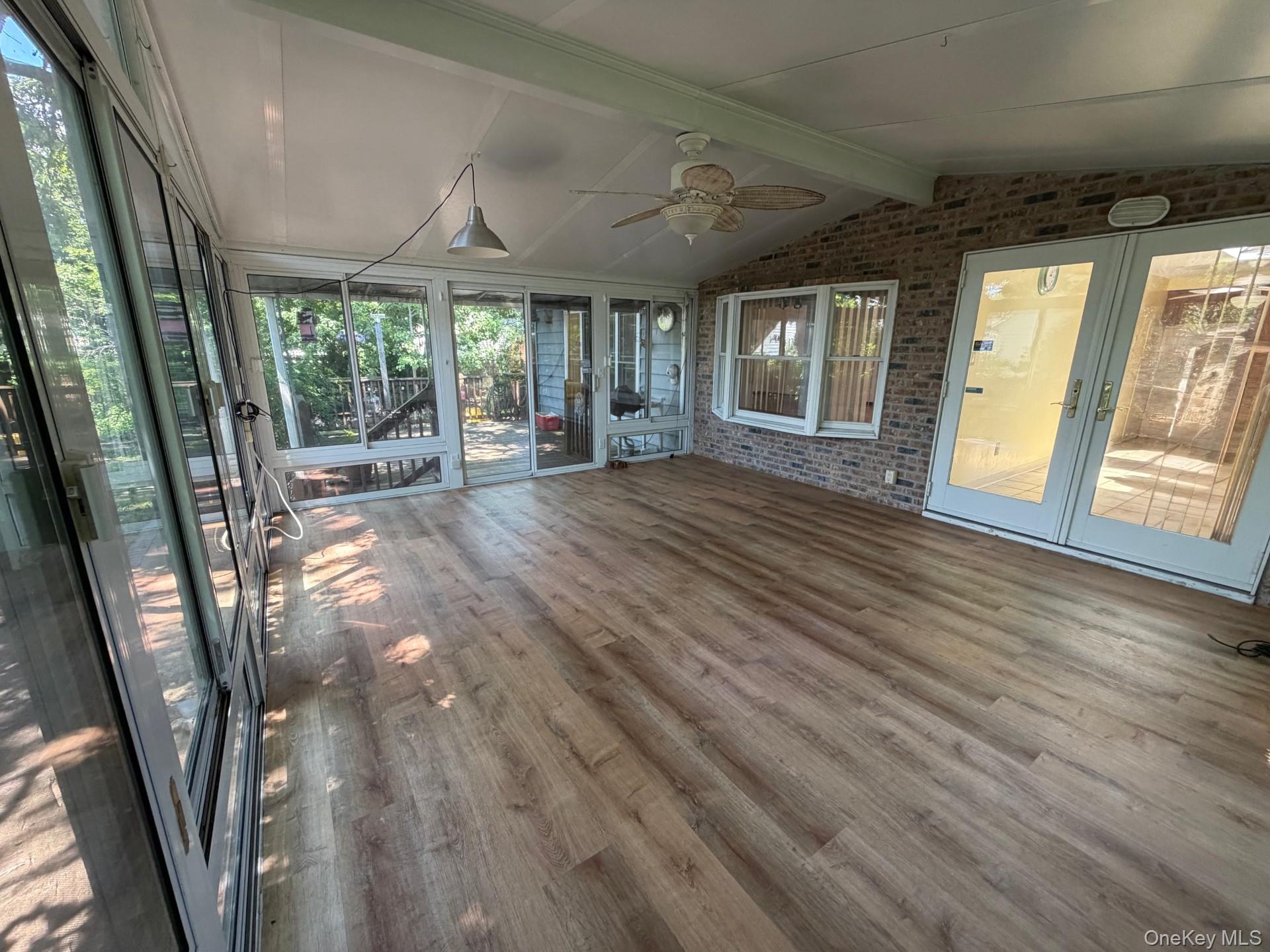 1067 N New York Drive Property Photo 2