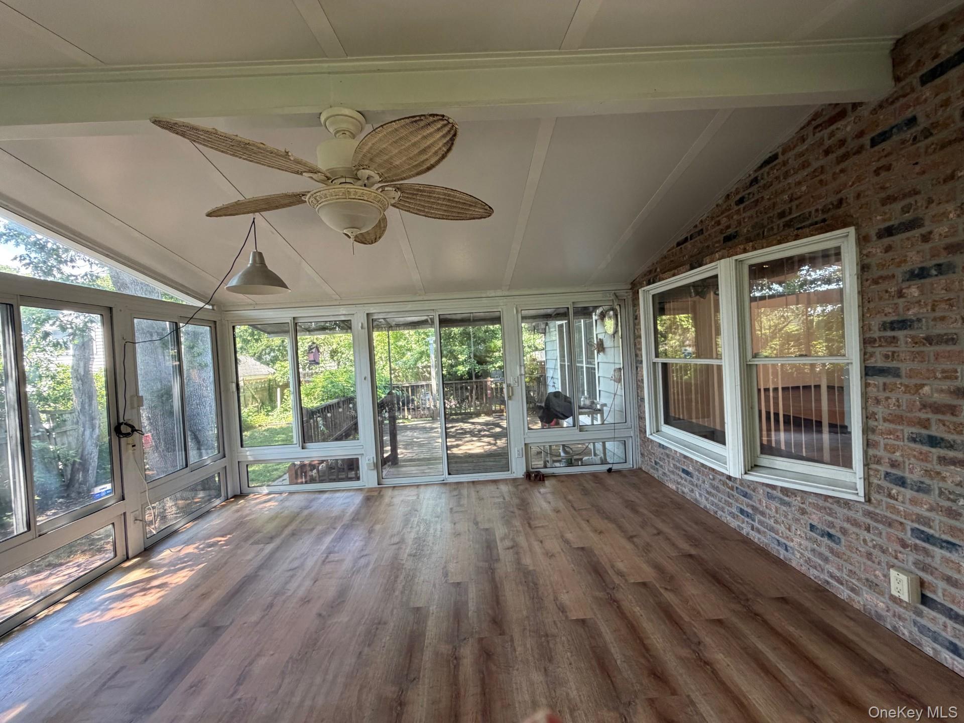 1067 N New York Drive Property Photo 3
