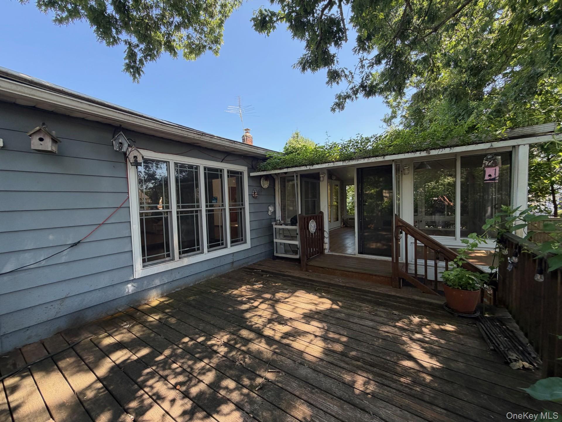 1067 N New York Drive Property Photo 8