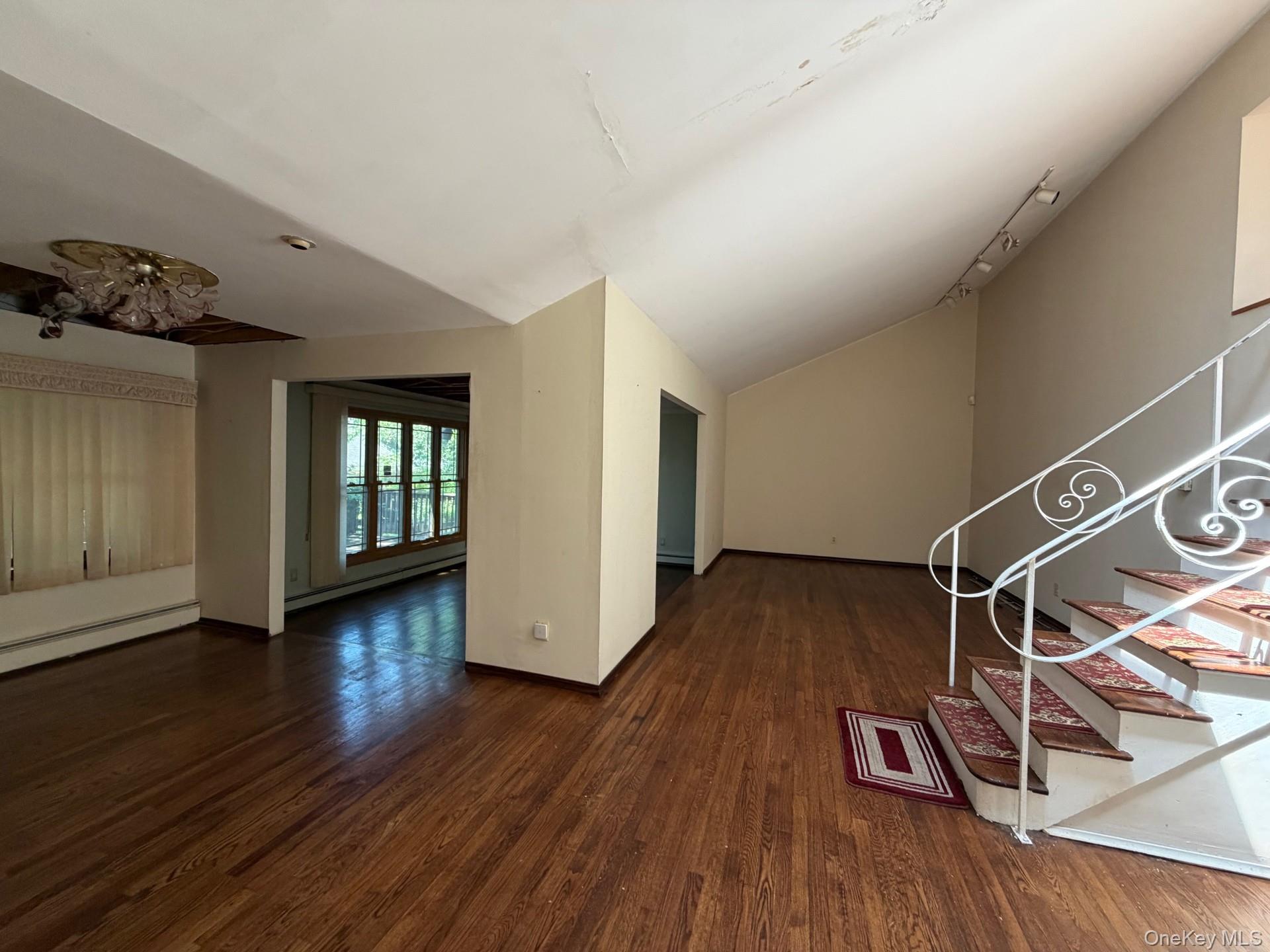 1067 N New York Drive Property Photo 11