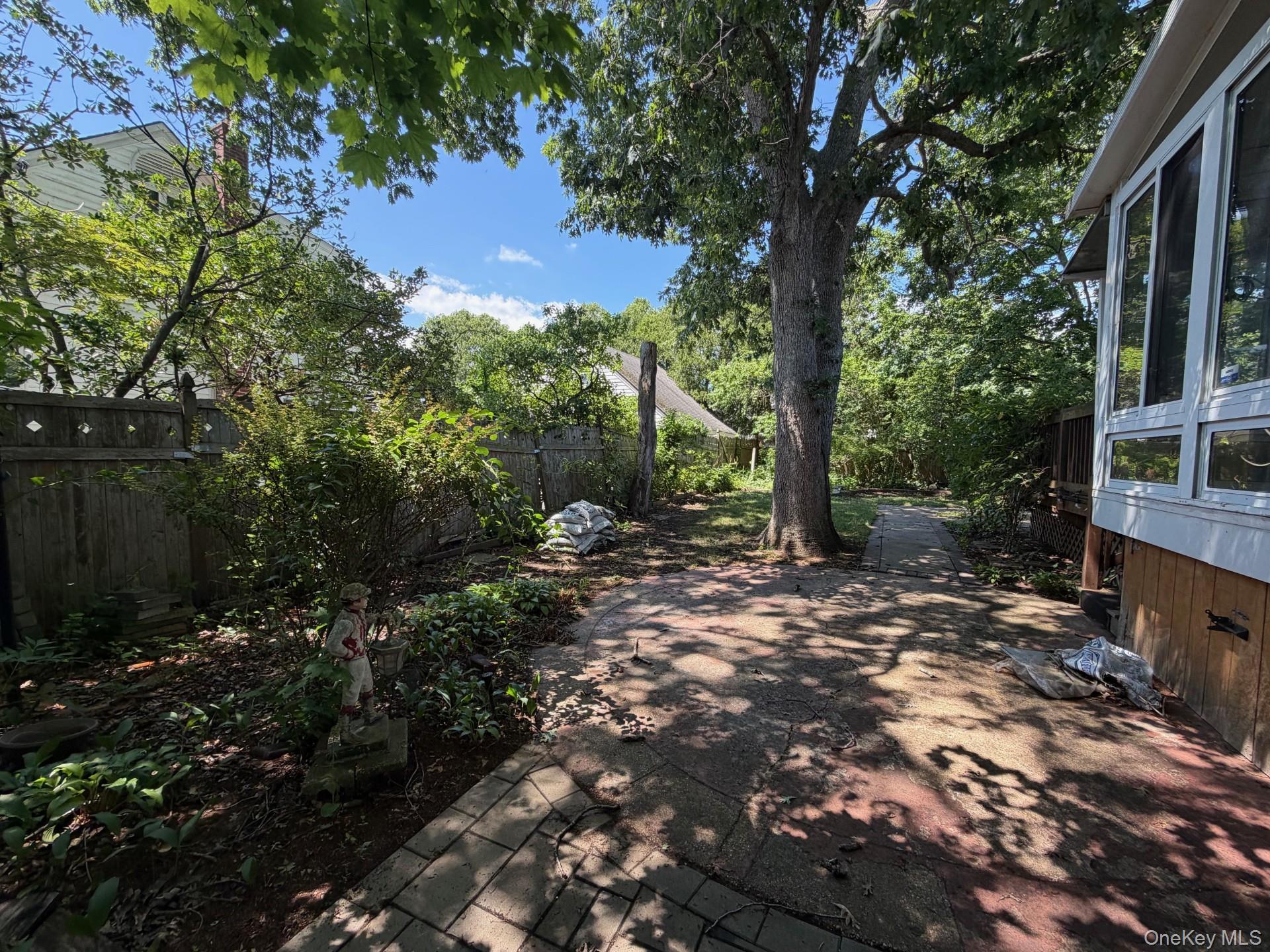 1067 N New York Drive Property Photo 26