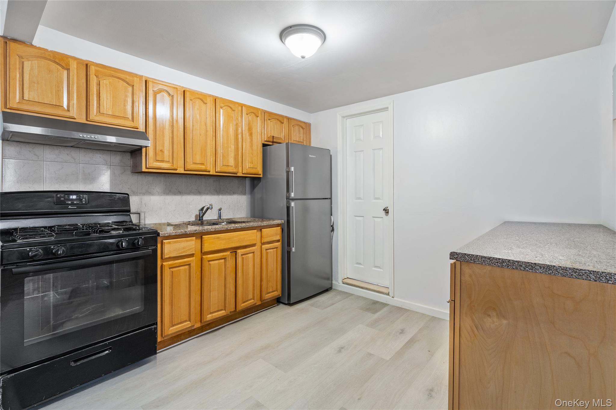 33-32 89th Street Property Photo 5