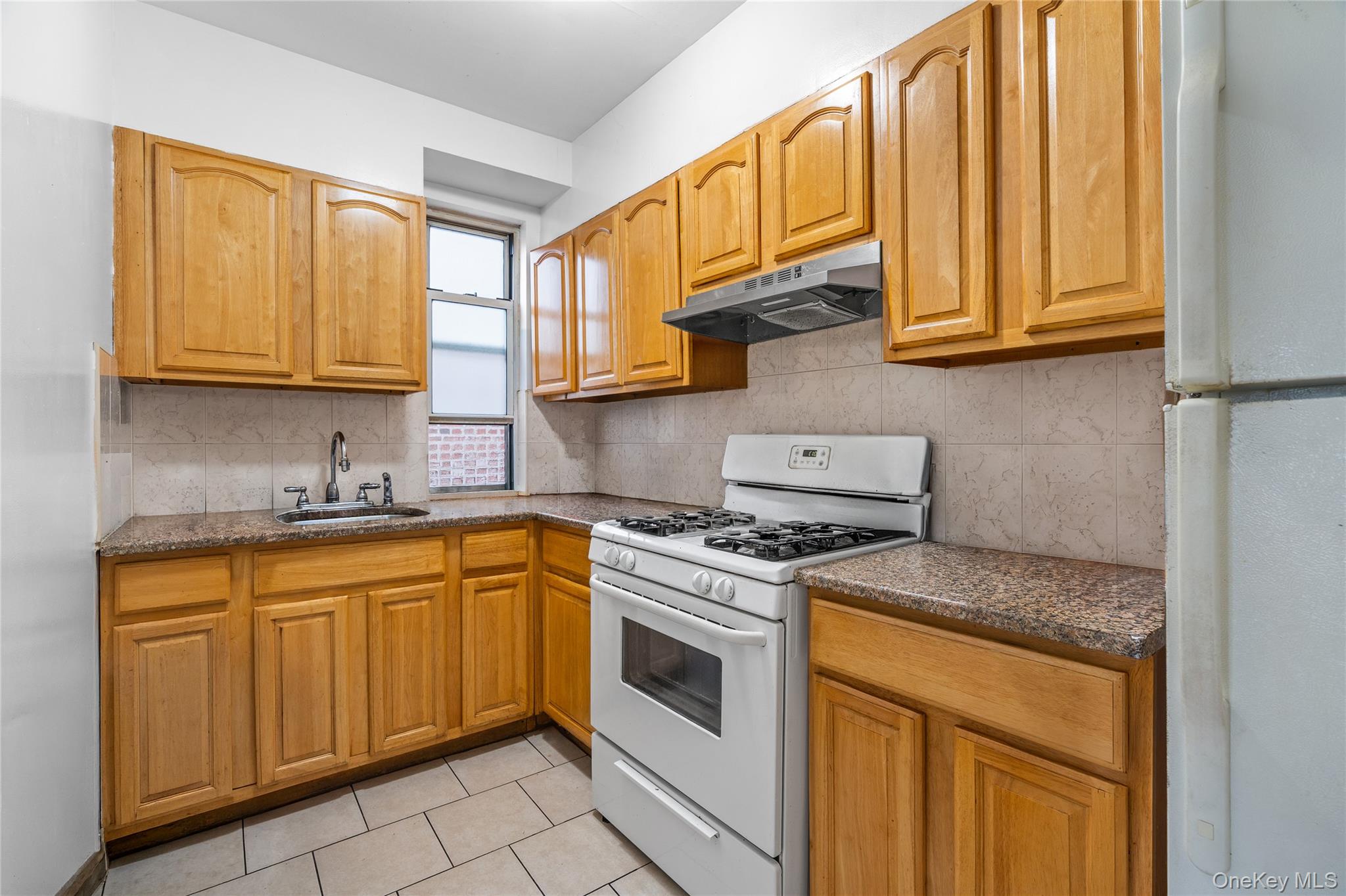 33-32 89th Street Property Photo 15