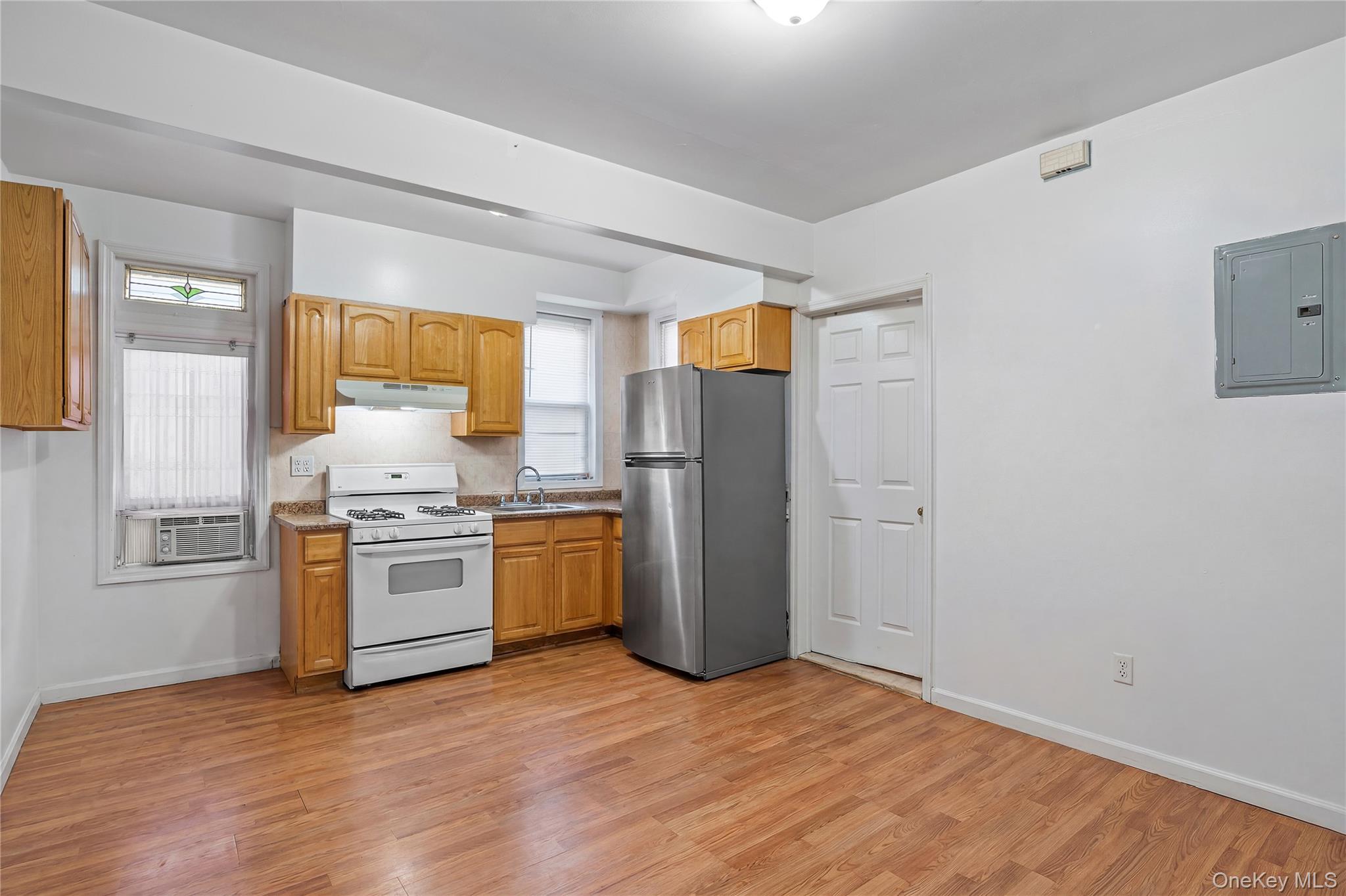 33-32 89th Street Property Photo 19
