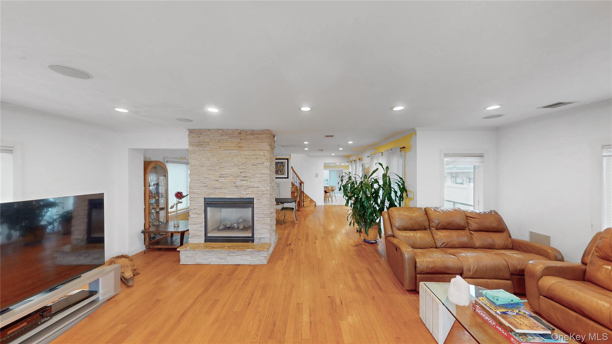 145 Kingston Boulevard Property Photo 3