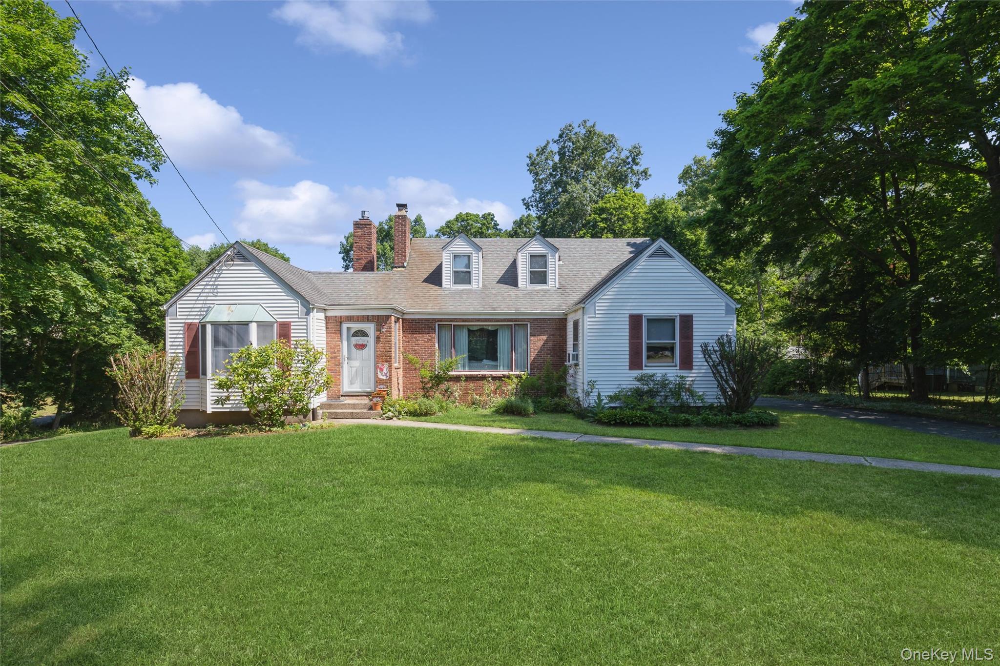 199 N Country Road Property Photo 1