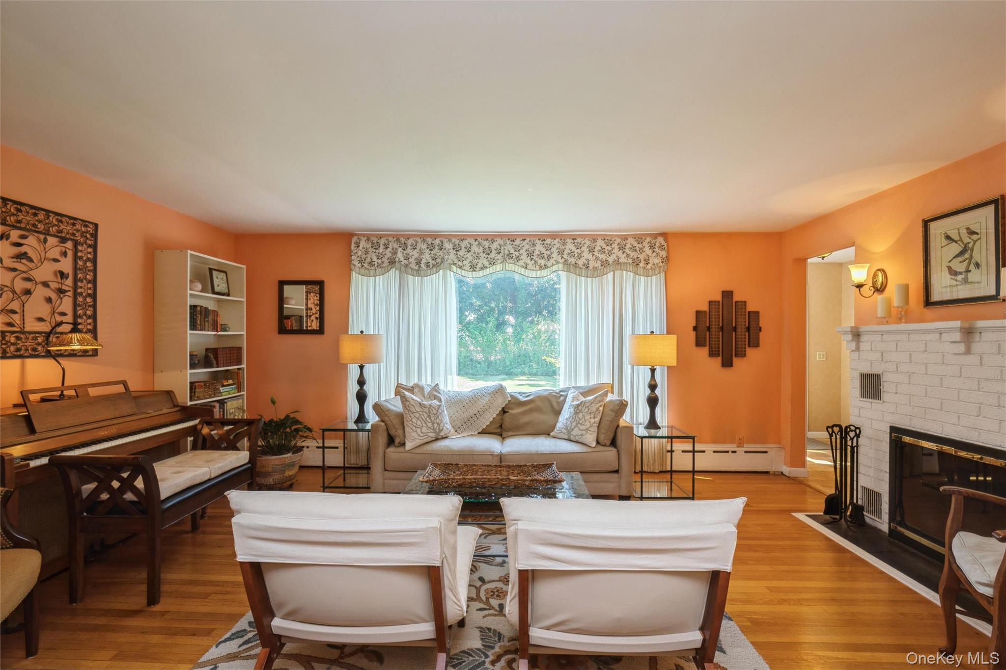 199 N Country Road Property Photo 4