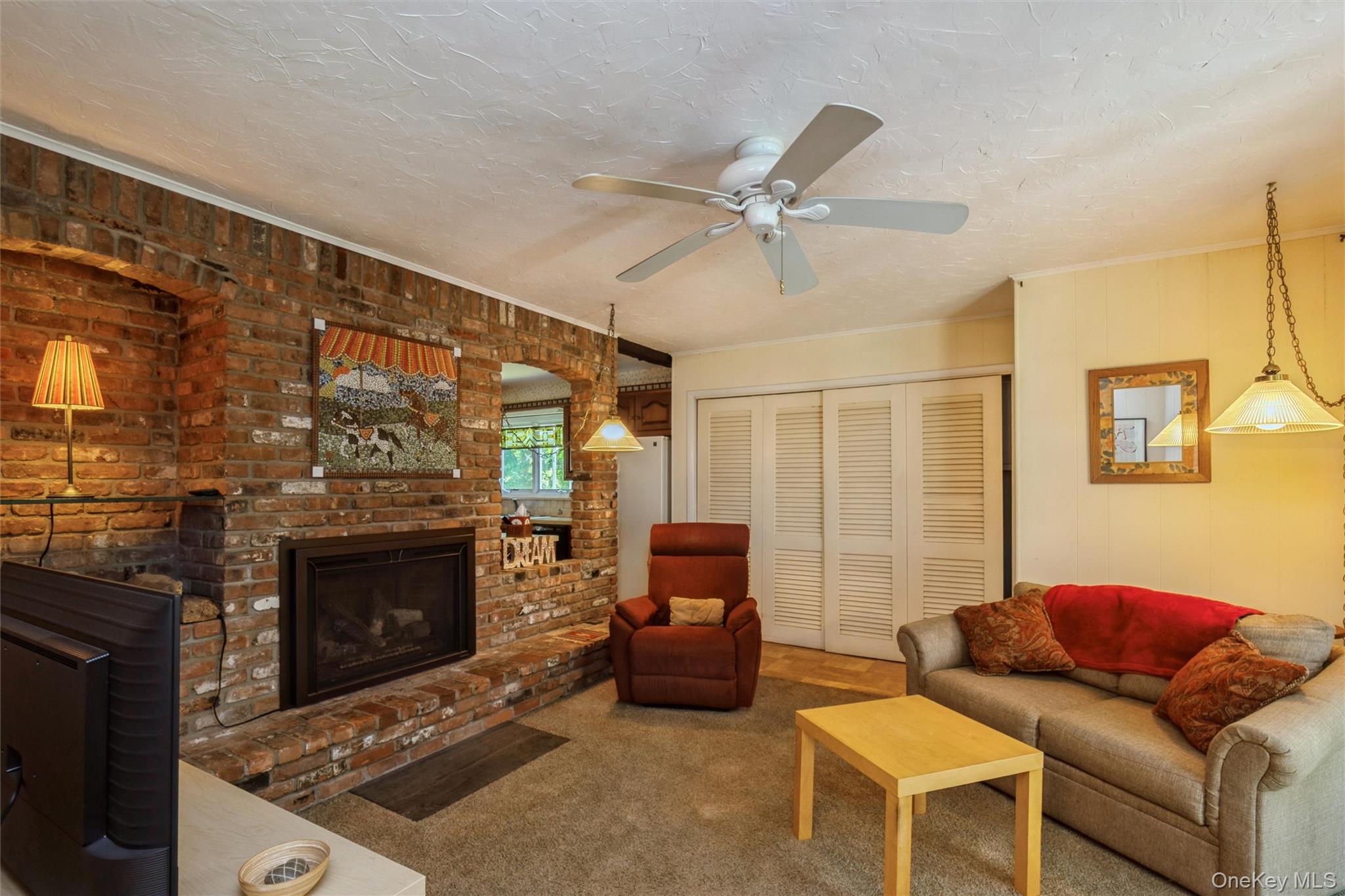 199 N Country Road Property Photo 12