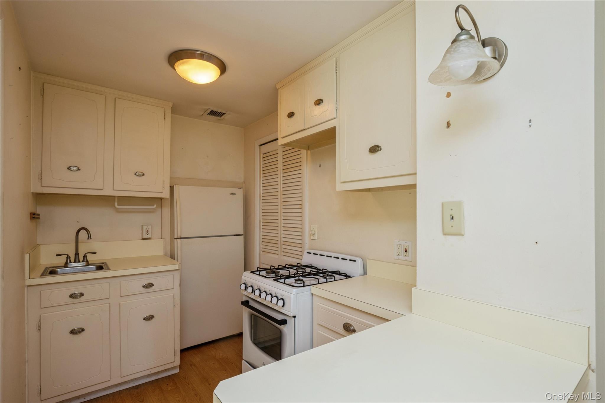 199 N Country Road Property Photo 31
