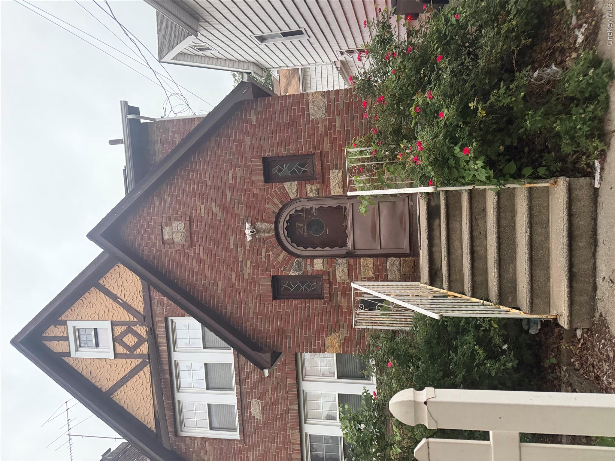 27 Leonard Place Property Photo 2