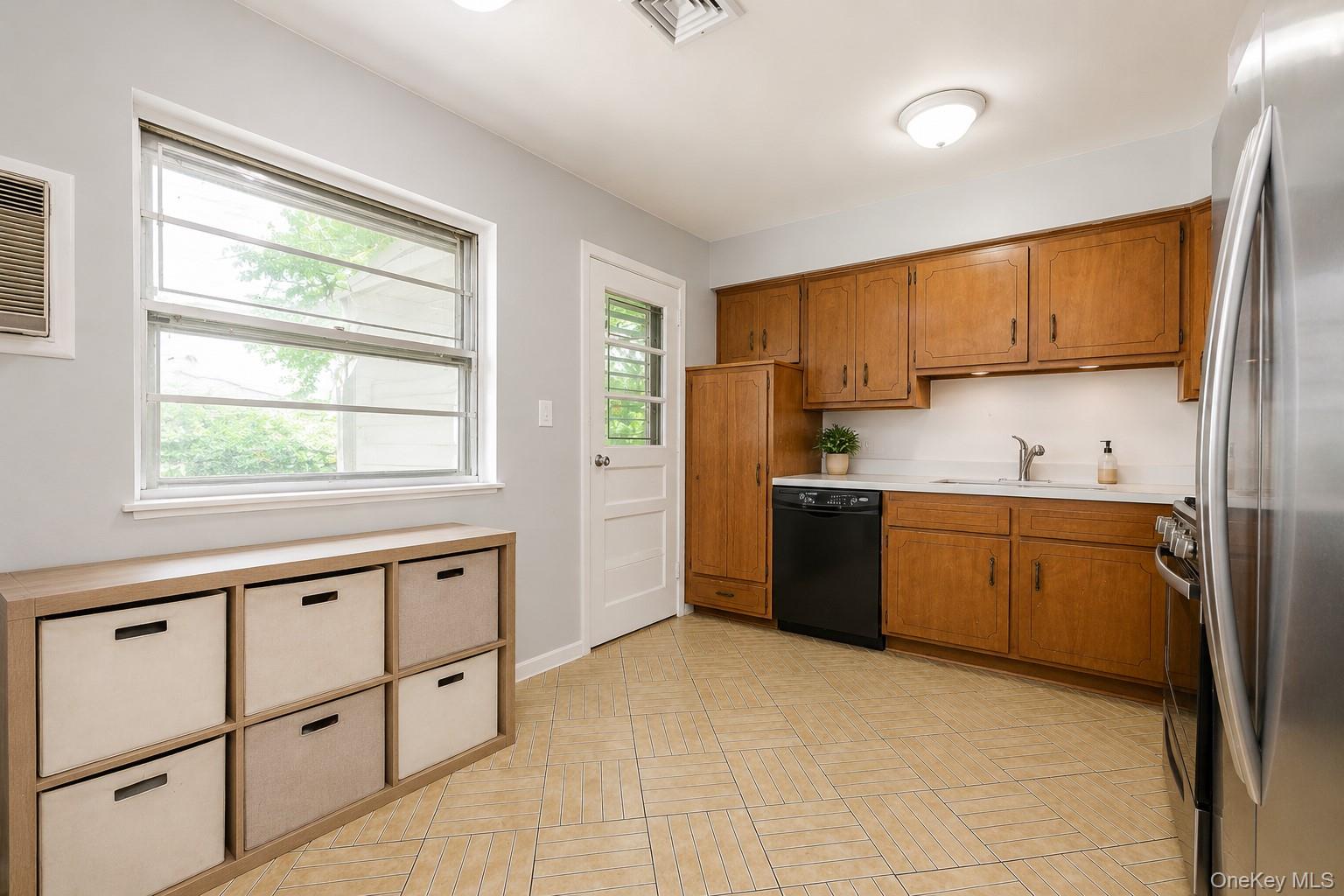 735 Elvira Avenue Property Photo 10
