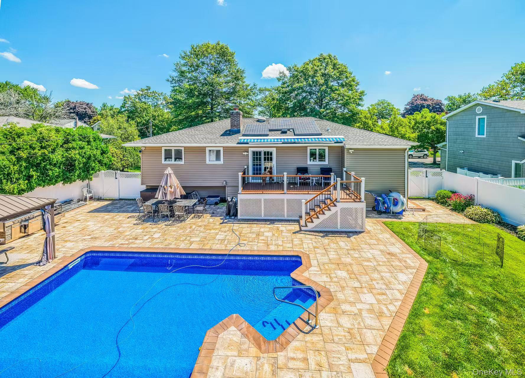 9 Cortland Avenue Property Photo 8