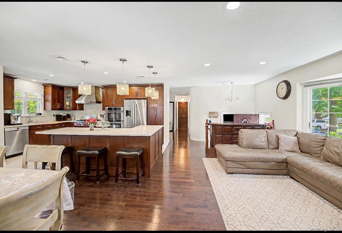 9 Cortland Avenue Property Photo 14