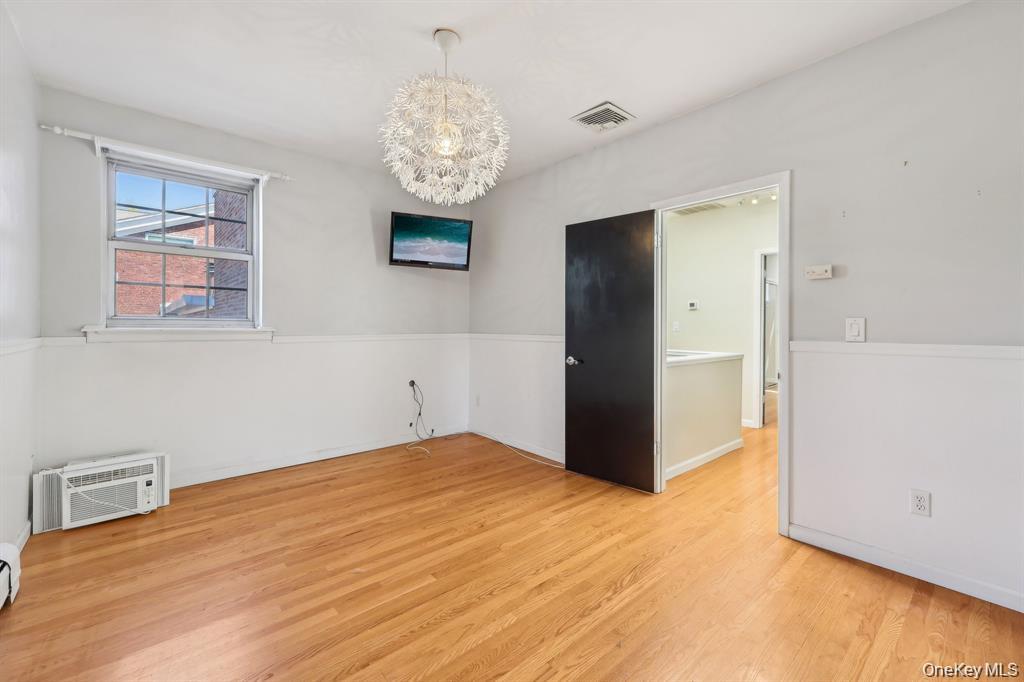 215 Washington Street 19 Property Photo 4