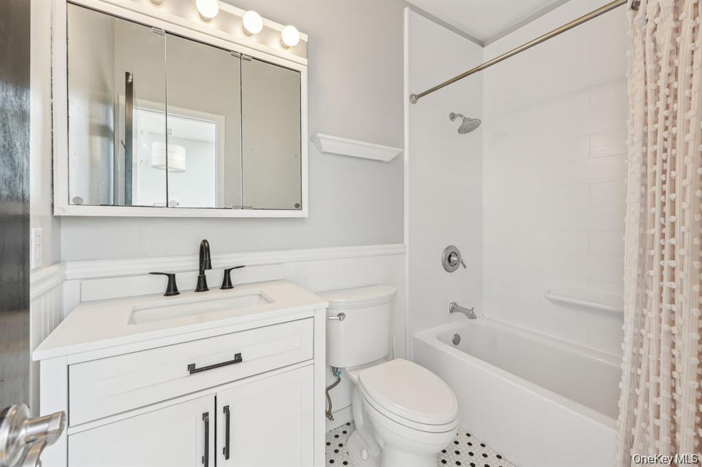 215 Washington Street 19 Property Photo 6