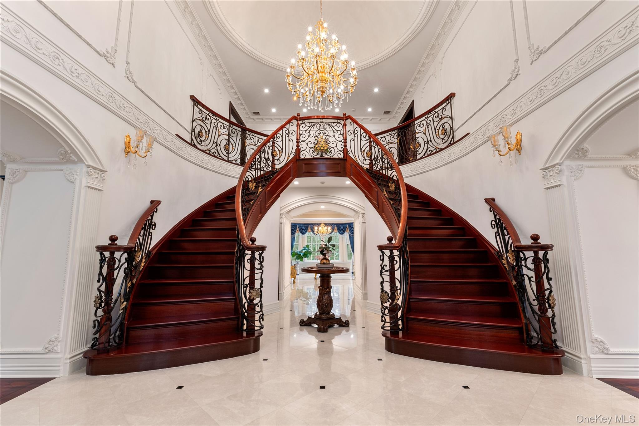 28 Whitney Circle Property Photo 3