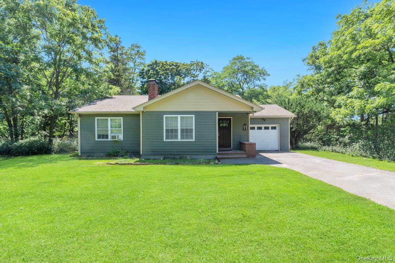 430 Yaphank Middle Island Road Property Photo 4