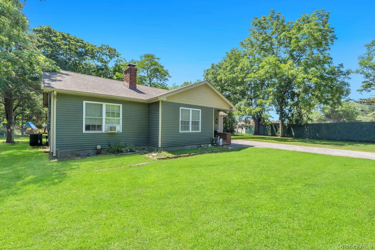 430 Yaphank Middle Island Road Property Photo 5