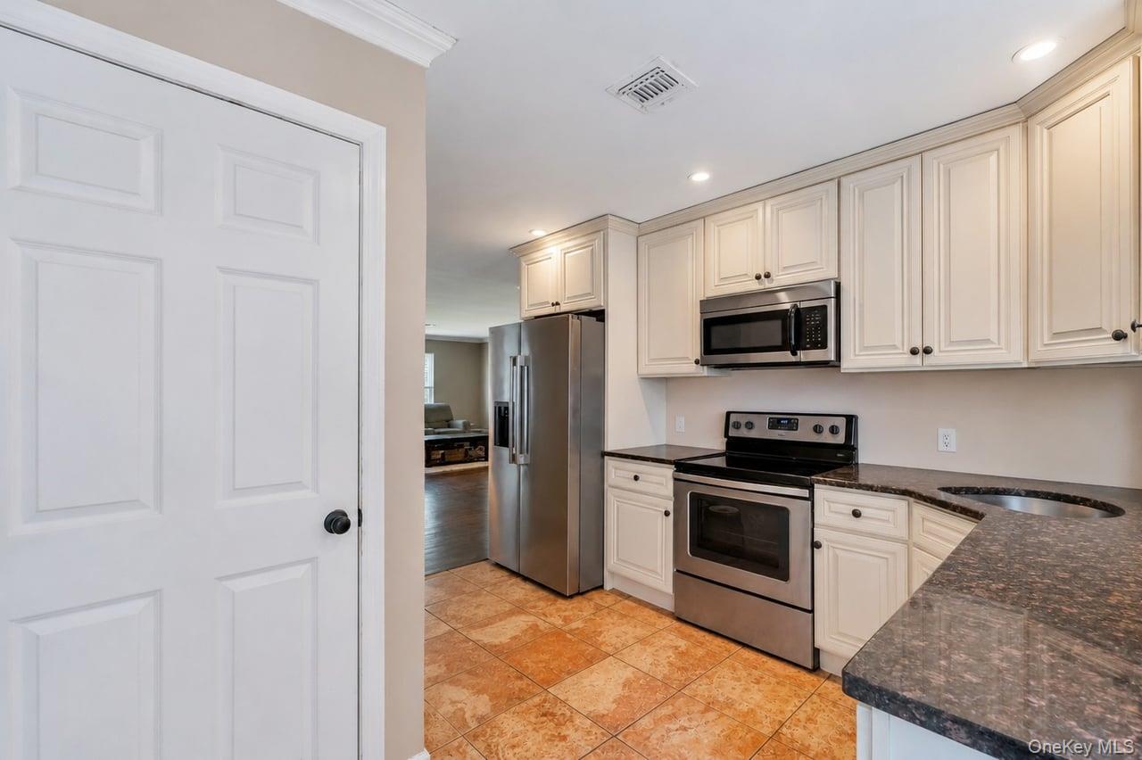 430 Yaphank Middle Island Road Property Photo 15