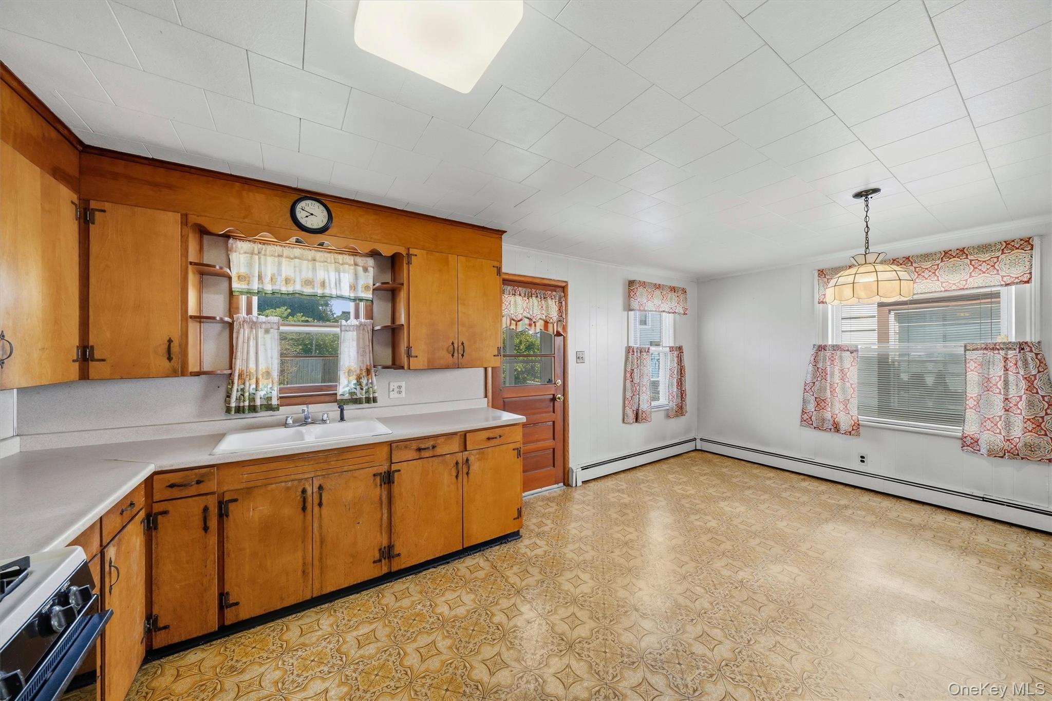 10 Church Street Property Photo 3