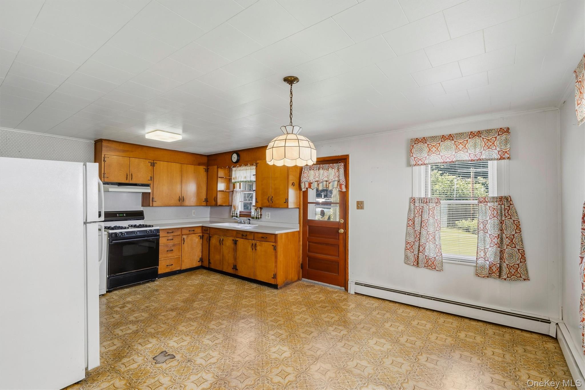 10 Church Street Property Photo 7