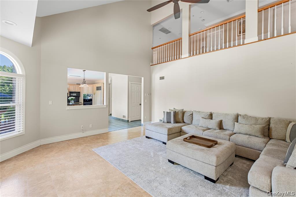 15 Teal Crescent Property Photo 16