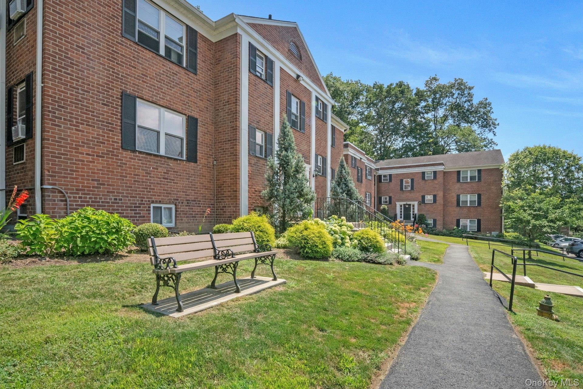 129-3 S Highland Avenue A2 Property Photo 3