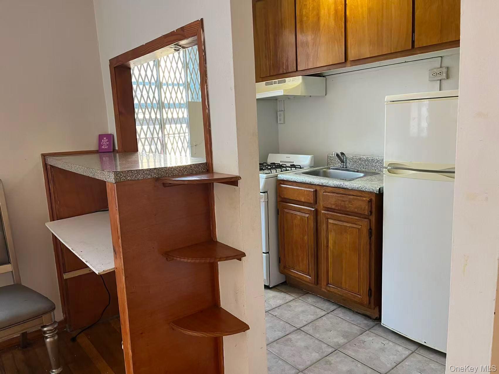 1332 Metropolitan Avenue 6a Property Photo 3