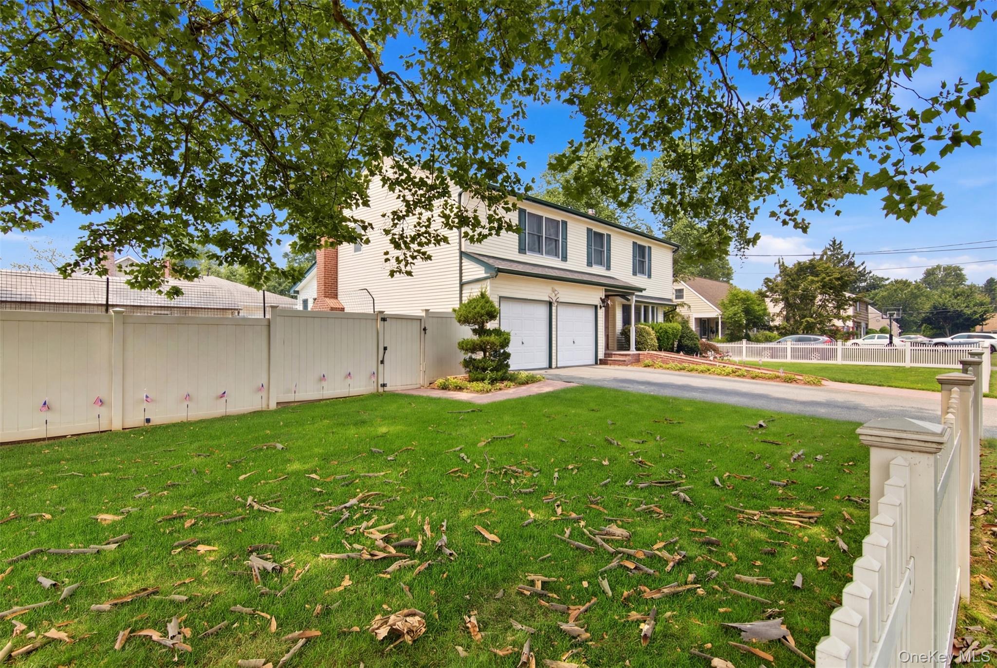 1 Geoffrey Avenue Property Photo 3