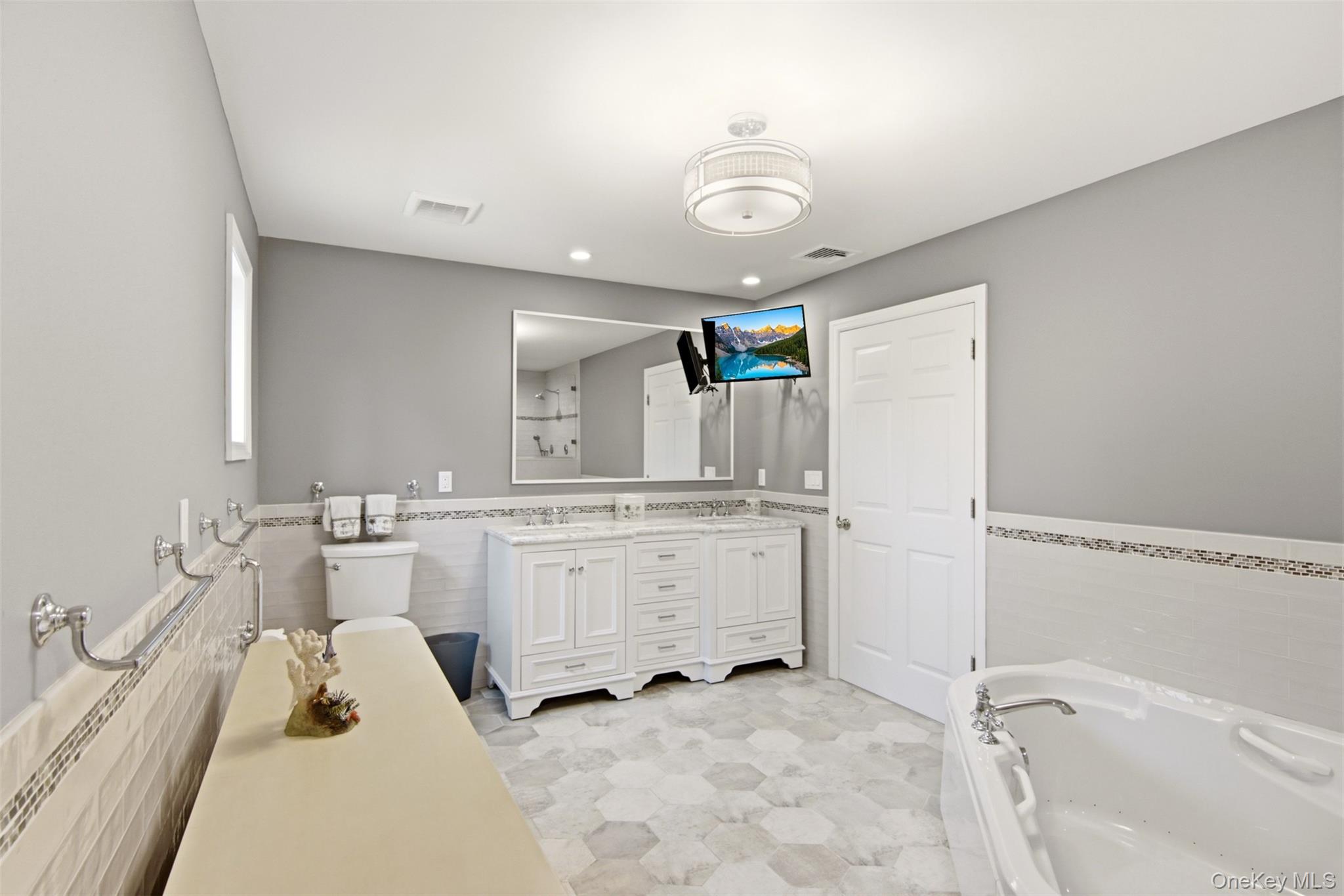 1 Geoffrey Avenue Property Photo 15