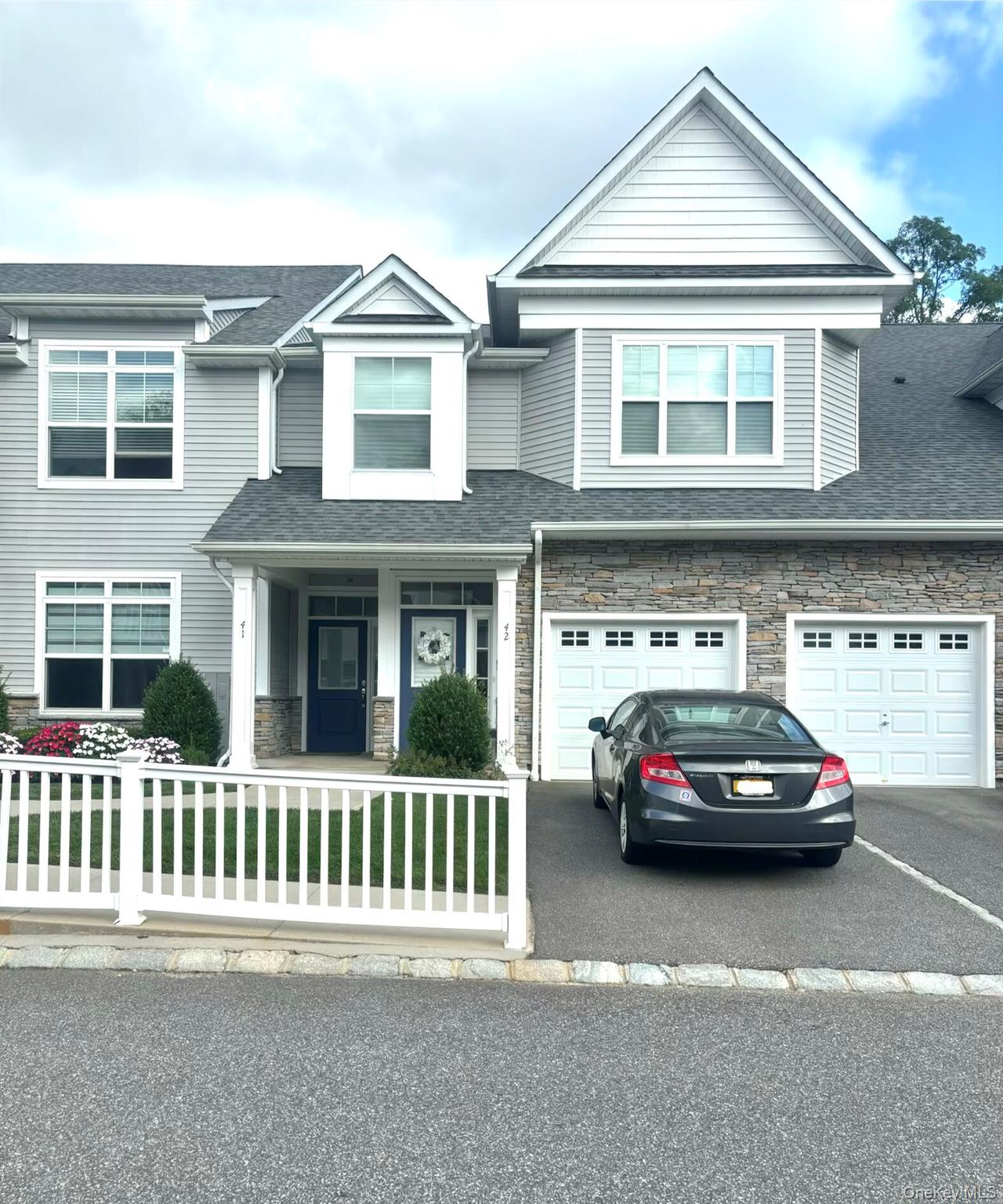 42 Meadowbrook Lane Property Photo 1