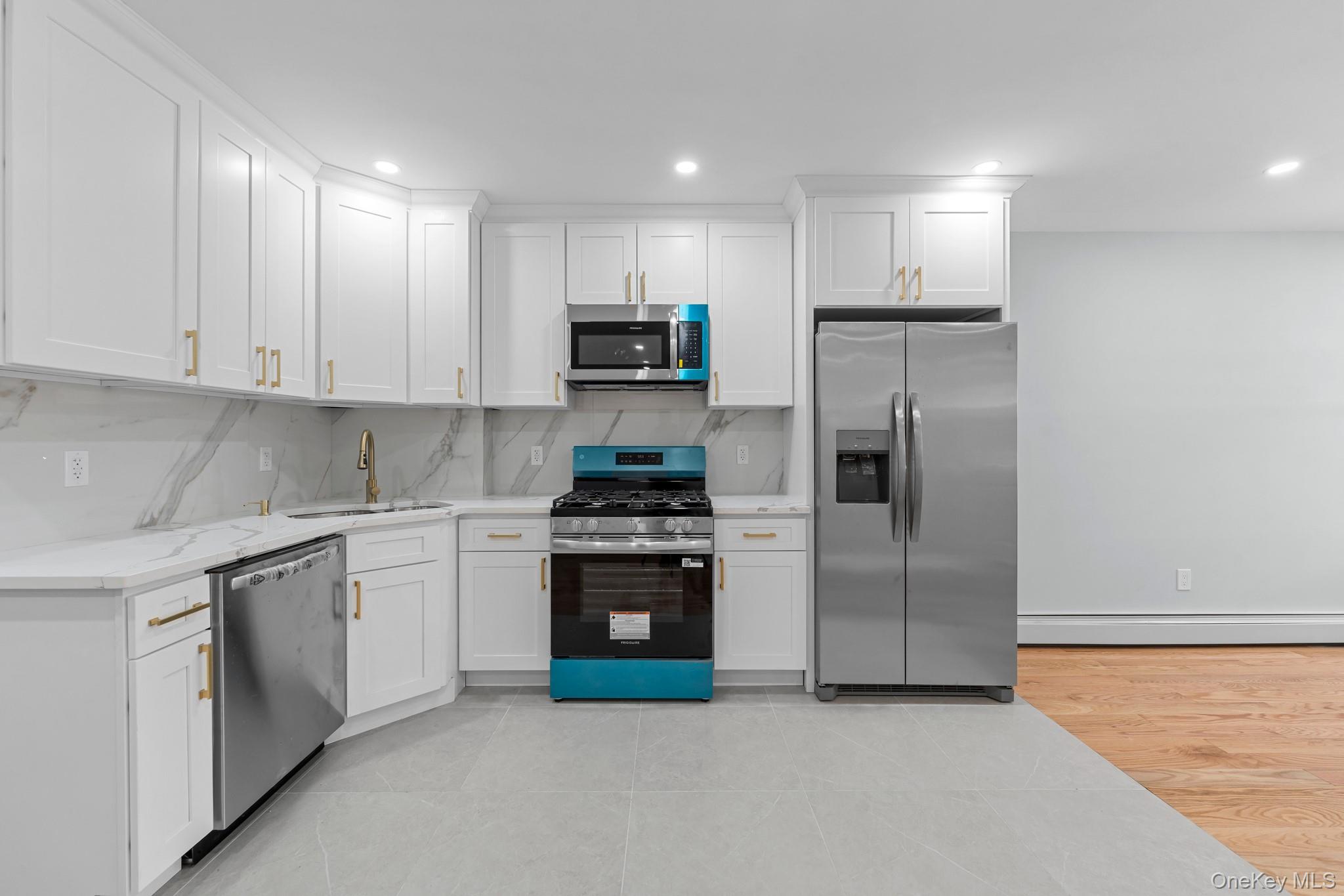 24 E 55th Street Property Photo 3