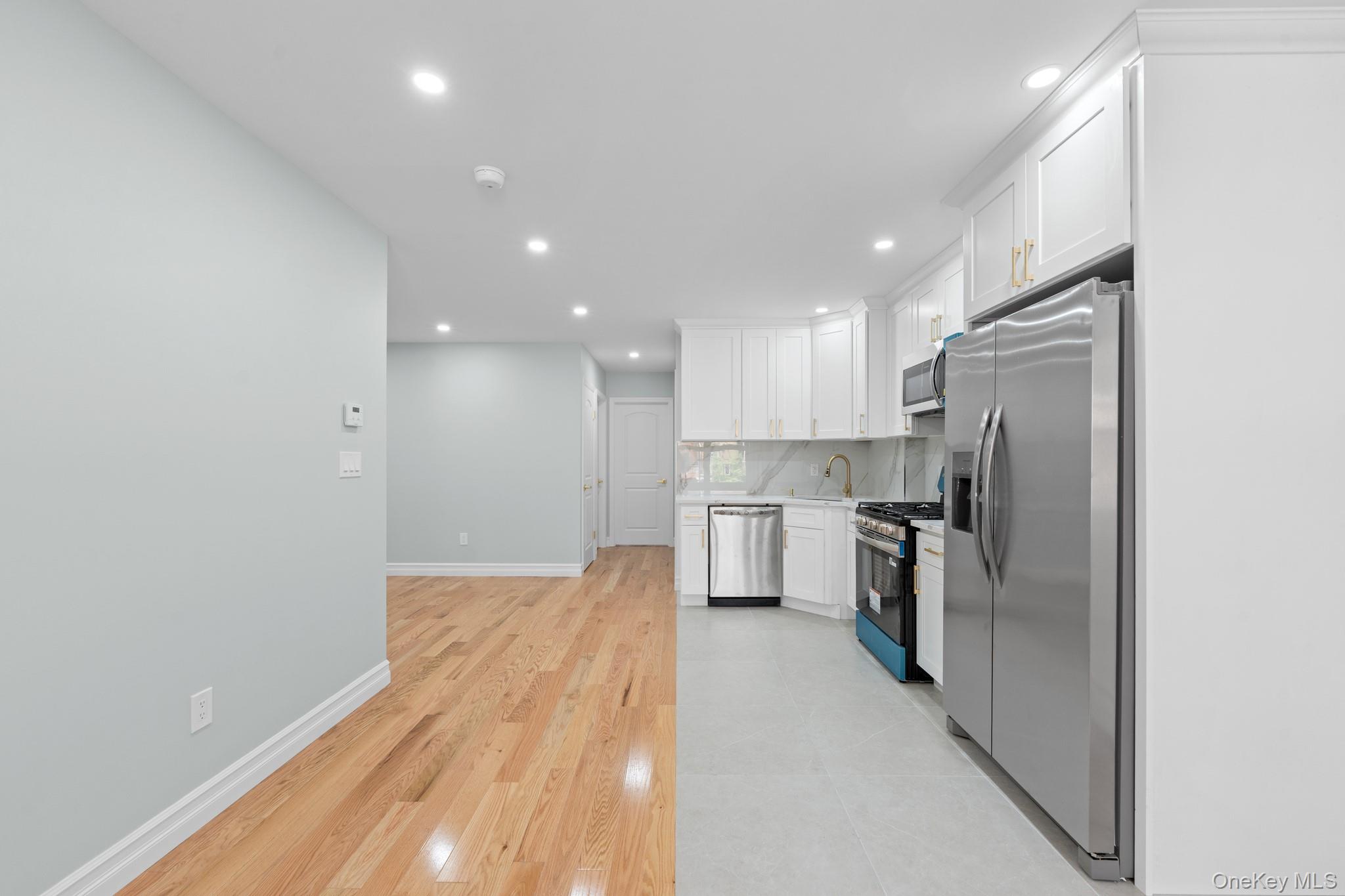 24 E 55th Street Property Photo 4